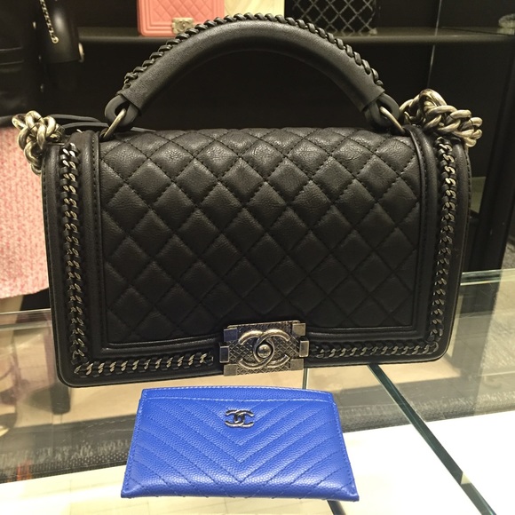 CHANEL medium chain boy bag - Picture 3 of 3